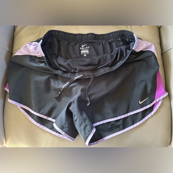 Nike Running Dry-Fit Women’s Shorts - Picture 5 of 7